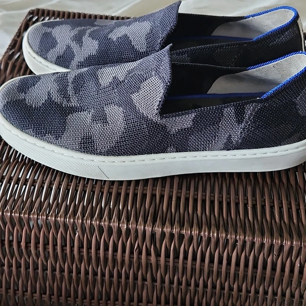 Rothys Original Gray Camo Slip On Sneaker, Size 7.5 - Picture 6 of 11